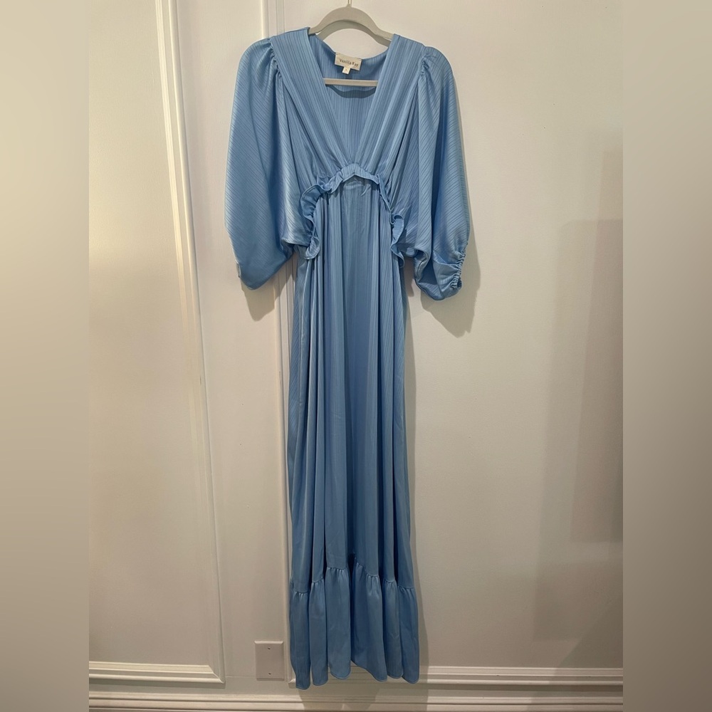 Vanilla Bay Blue Maxi Dress - Puff sleeves 
Size Large 
Worn x1 for baby shower